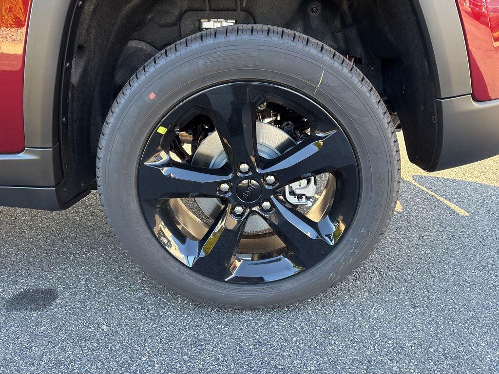 new 2025 Jeep Grand Cherokee car, priced at $45,470