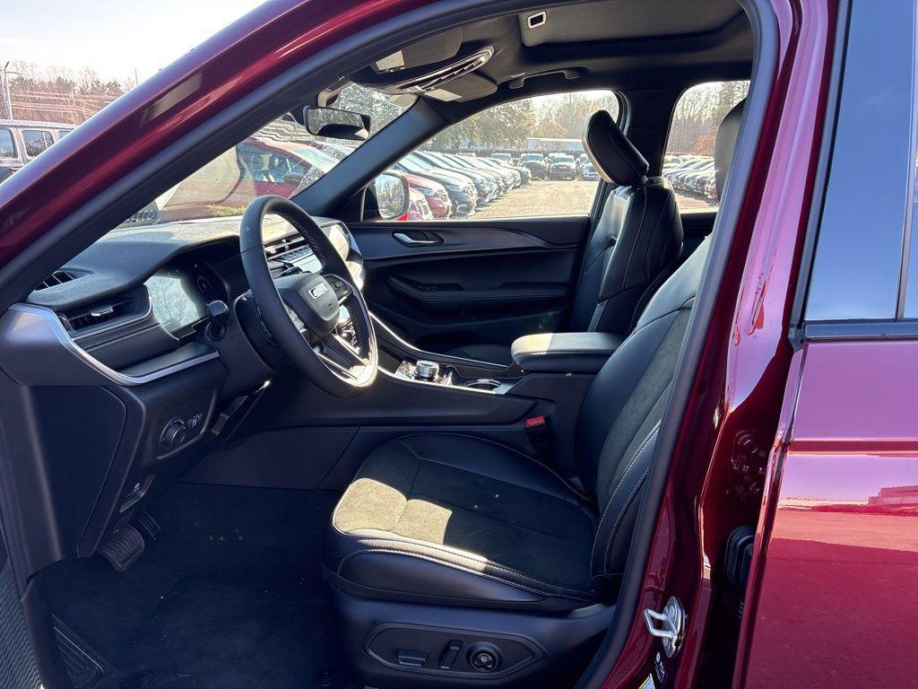 new 2025 Jeep Grand Cherokee L car, priced at $44,768