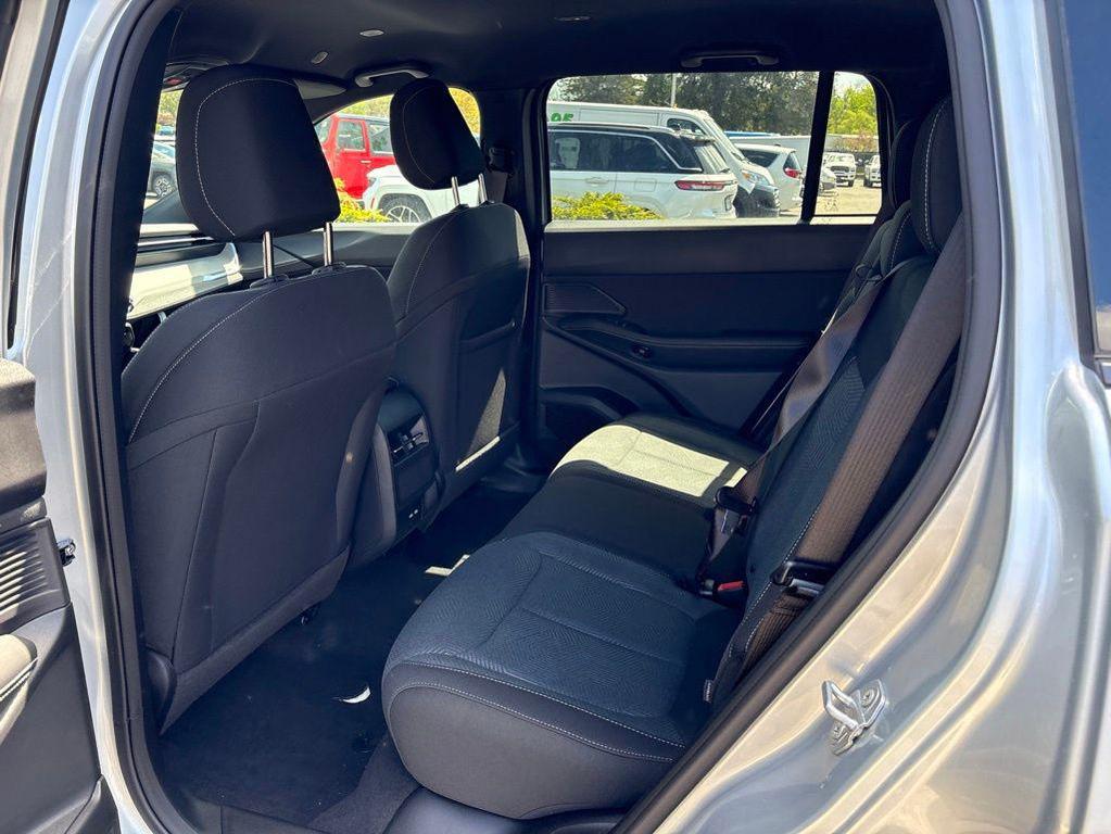 new 2026 Jeep Cherokee car, priced at $37,090