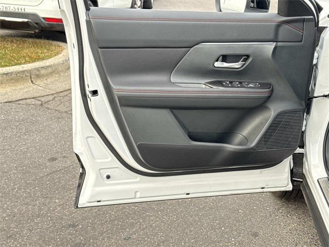 new 2025 Nissan Kicks car, priced at $28,547