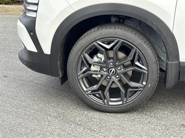 new 2025 Nissan Kicks car, priced at $28,547