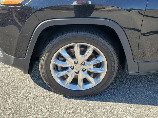 used 2015 Jeep Cherokee car, priced at $11,188