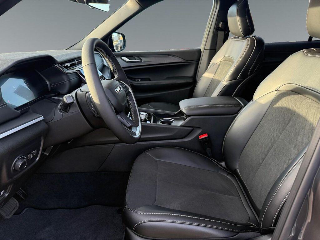 new 2025 Jeep Grand Cherokee L car, priced at $48,375