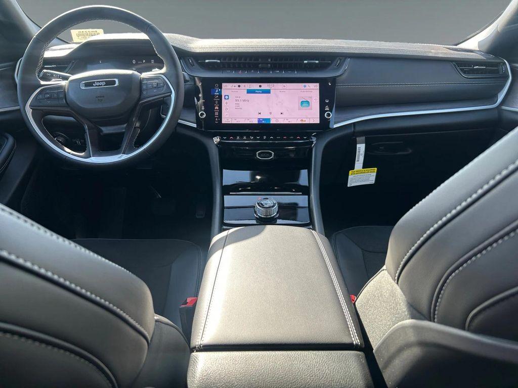 new 2026 Jeep Grand Cherokee car, priced at $46,250