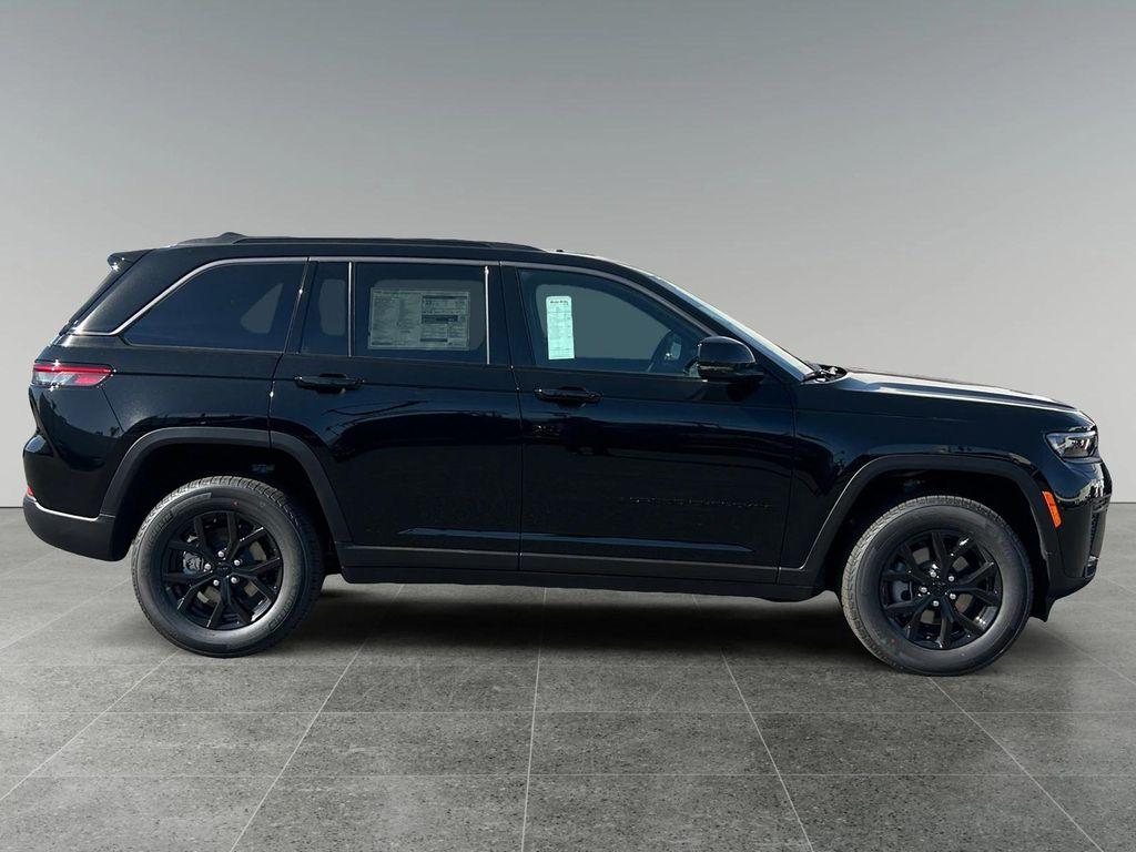 new 2026 Jeep Grand Cherokee car, priced at $46,250