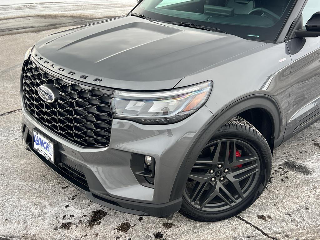 used 2025 Ford Explorer car, priced at $40,990