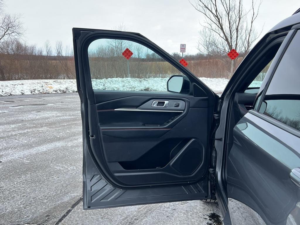 used 2025 Ford Explorer car, priced at $40,990