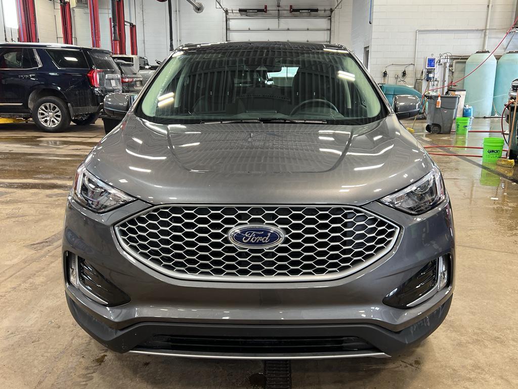 used 2024 Ford Edge car, priced at $26,990