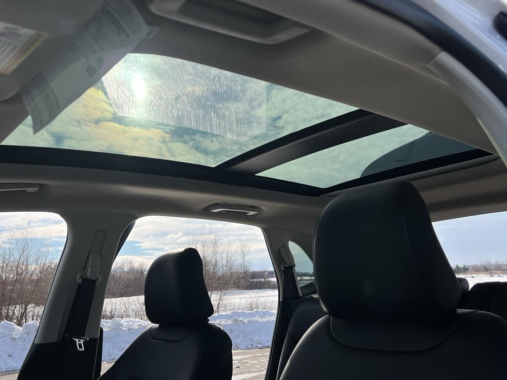 used 2024 Ford Edge car, priced at $26,990