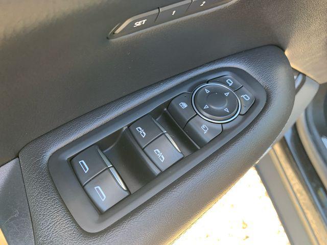 used 2022 Cadillac XT5 car, priced at $30,347