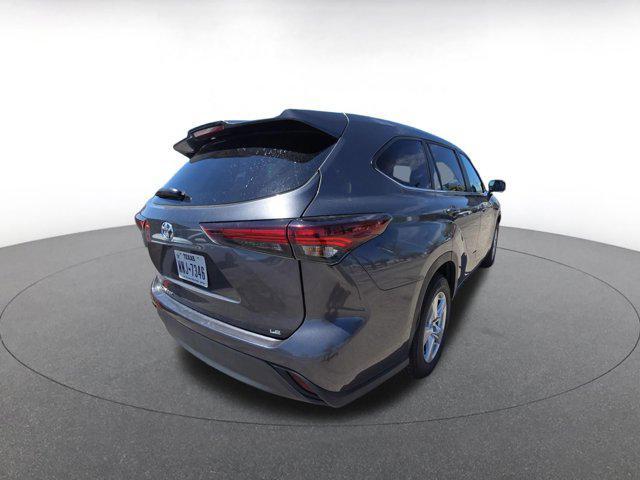 used 2025 Toyota Highlander car, priced at $34,798