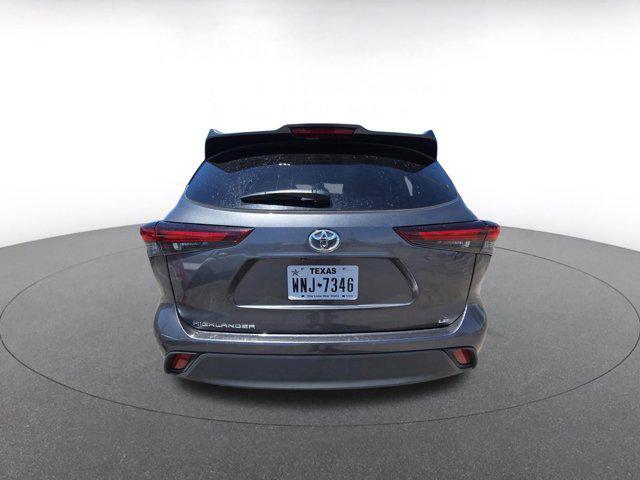 used 2025 Toyota Highlander car, priced at $34,798