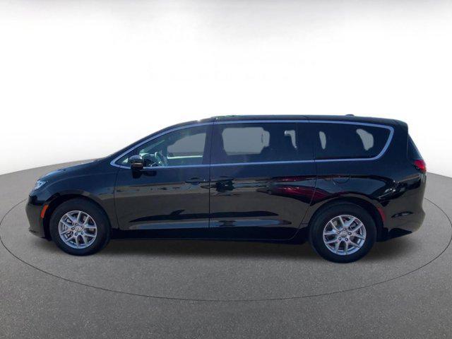used 2025 Chrysler Pacifica car, priced at $24,995
