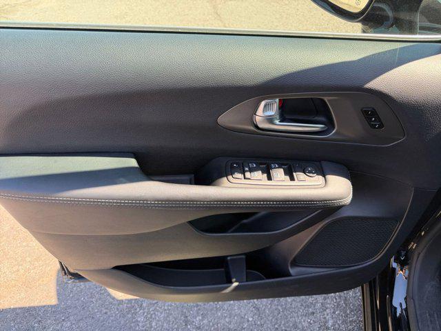 used 2025 Chrysler Pacifica car, priced at $24,995