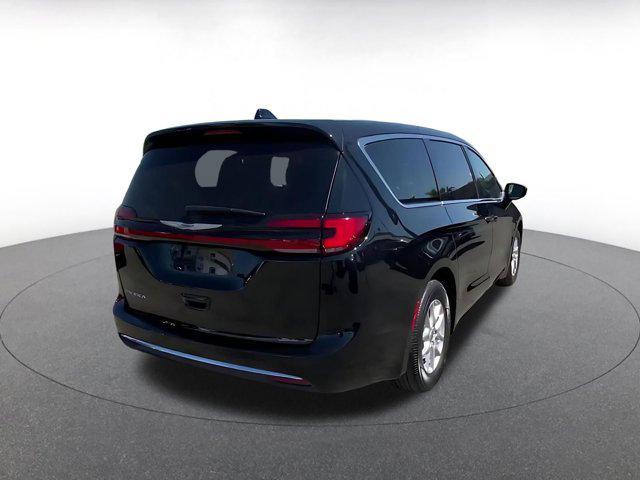 used 2025 Chrysler Pacifica car, priced at $24,995