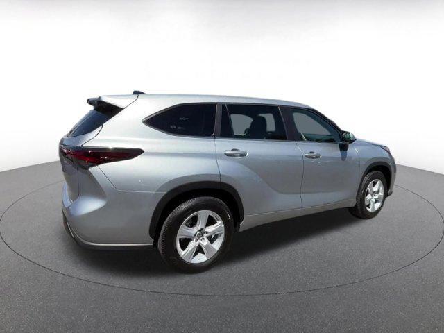 used 2025 Toyota Highlander car, priced at $34,698