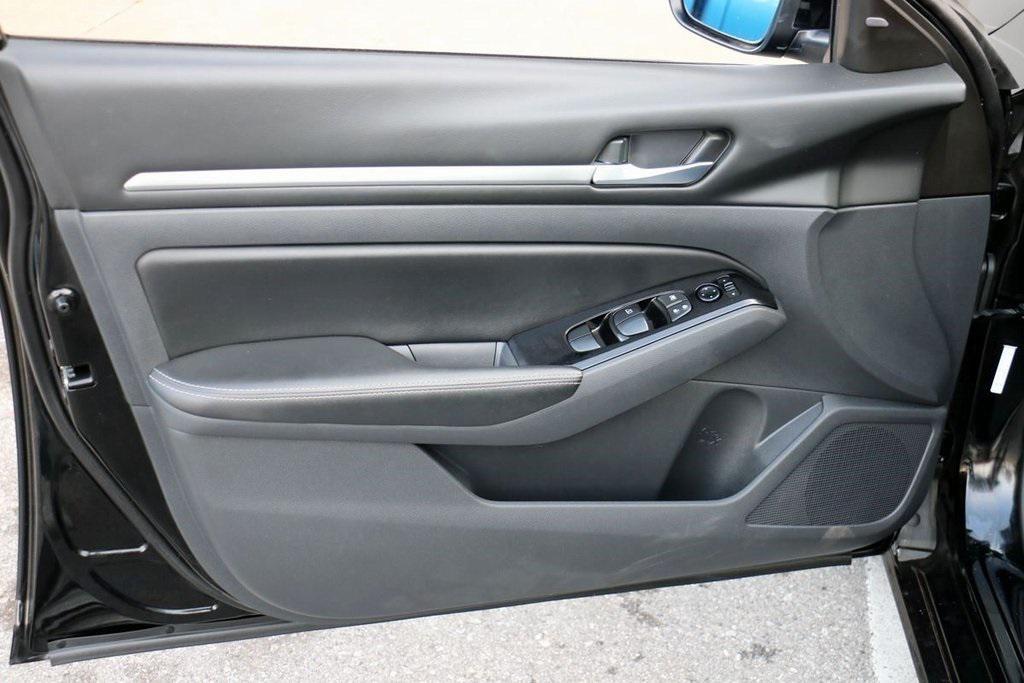 used 2023 Nissan Altima car, priced at $15,995