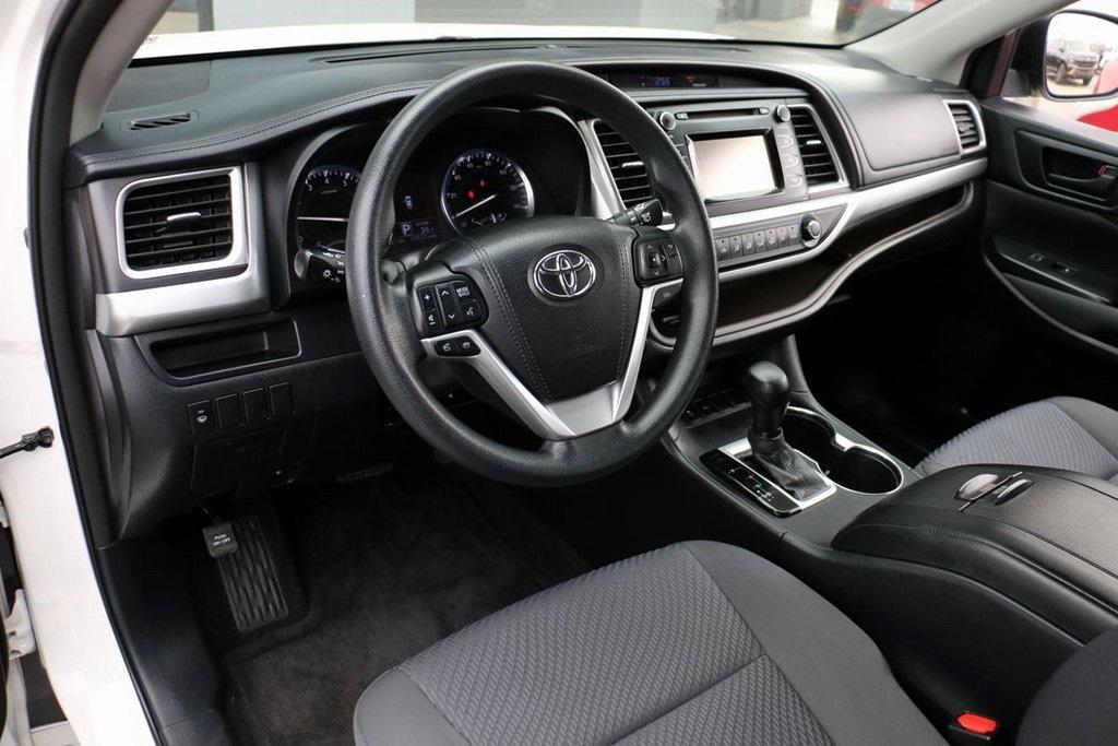 used 2015 Toyota Highlander car, priced at $15,995
