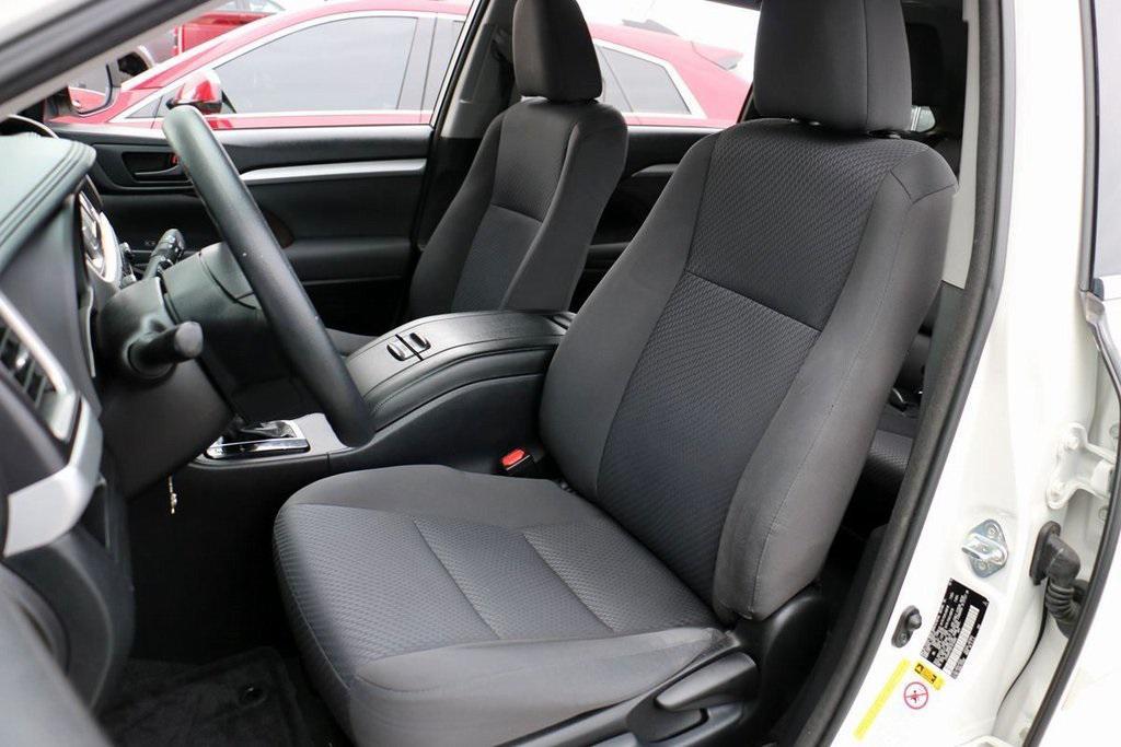 used 2015 Toyota Highlander car, priced at $15,995