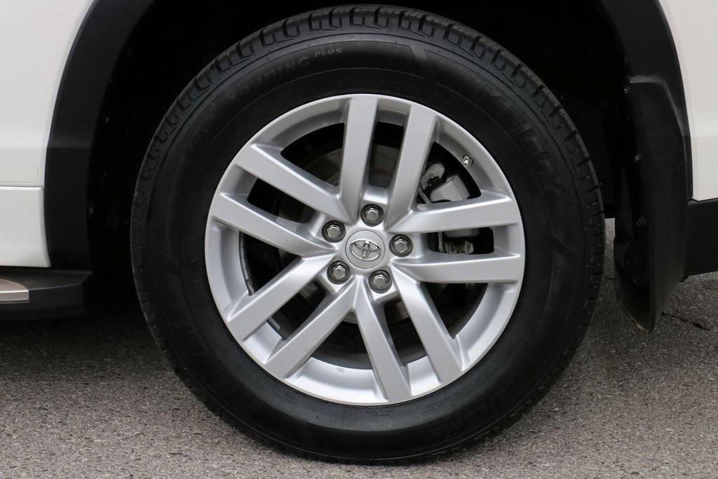 used 2015 Toyota Highlander car, priced at $15,995