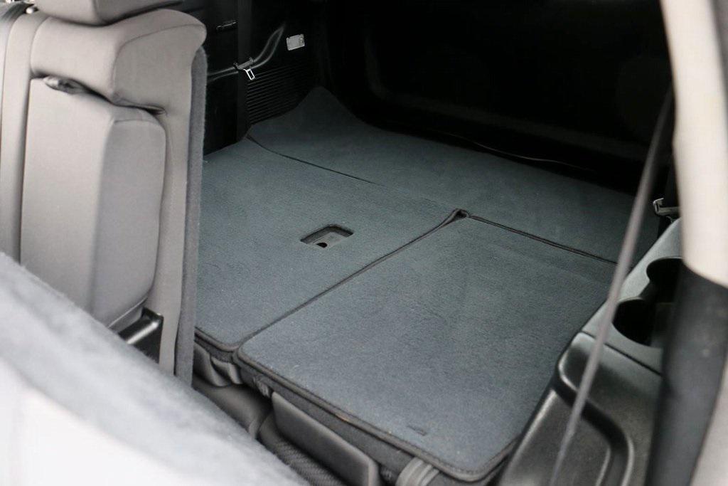 used 2015 Toyota Highlander car, priced at $15,995