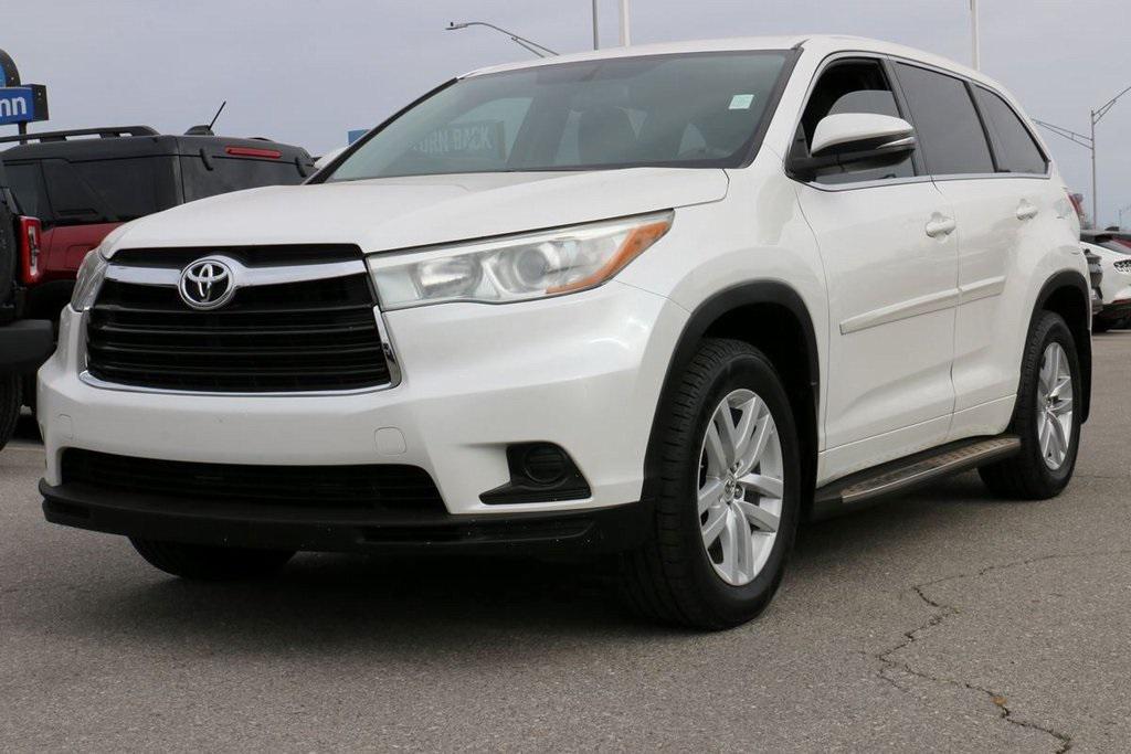 used 2015 Toyota Highlander car, priced at $15,995