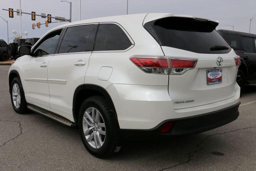 used 2015 Toyota Highlander car, priced at $15,995