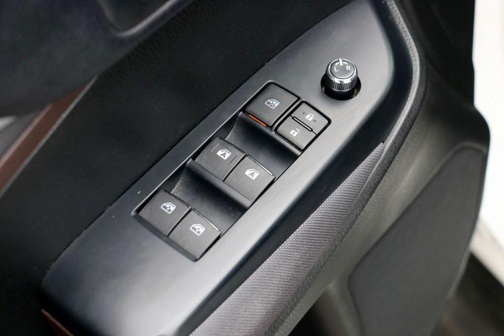 used 2015 Toyota Highlander car, priced at $15,995