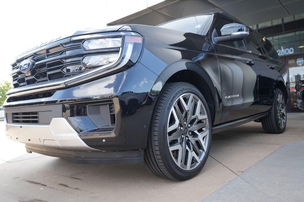 new 2025 Ford Expedition car, priced at $81,949