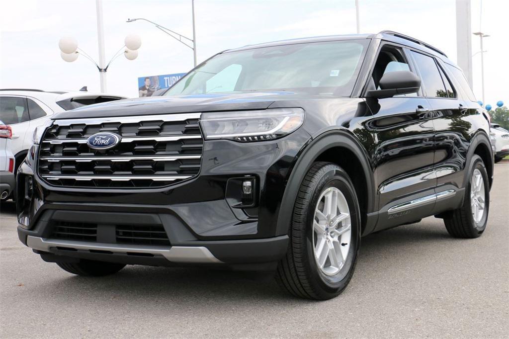 new 2025 Ford Explorer car, priced at $32,800