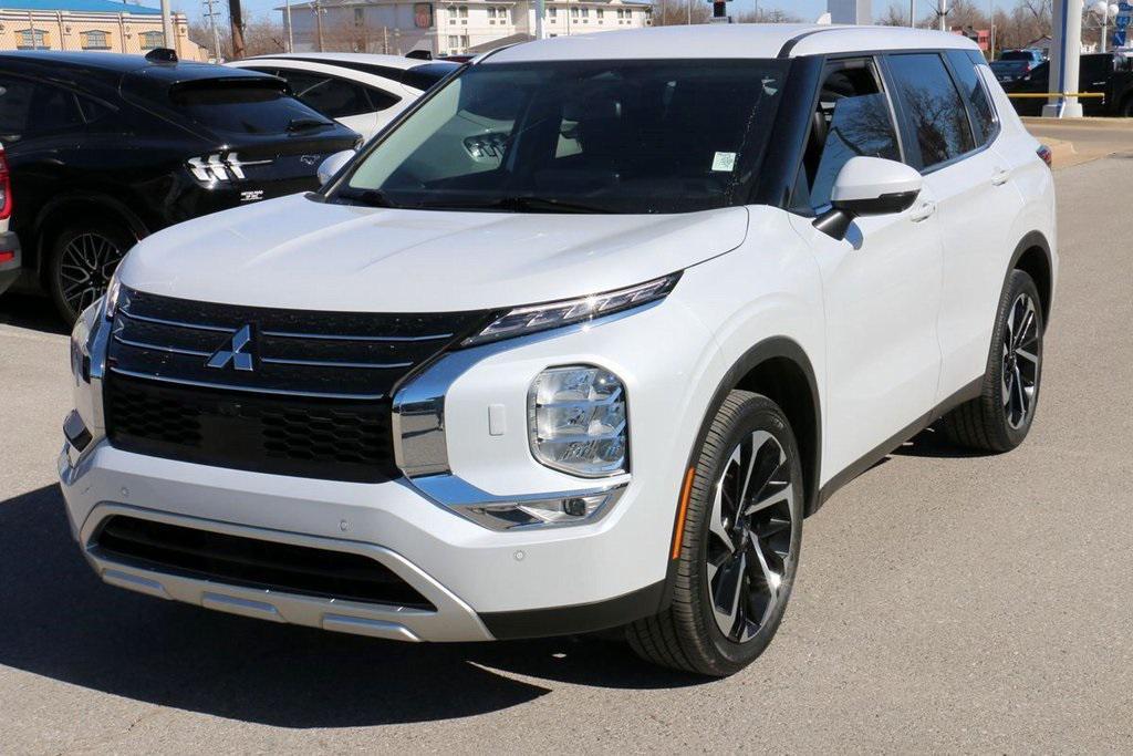 used 2024 Mitsubishi Outlander car, priced at $22,000