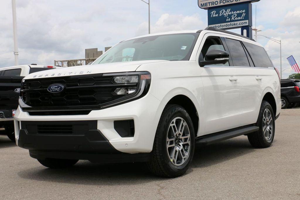 new 2026 Ford Expedition car, priced at $68,066