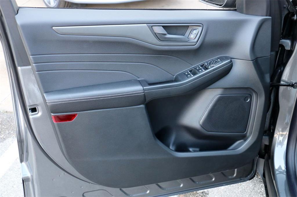 new 2026 Ford Escape car, priced at $24,352