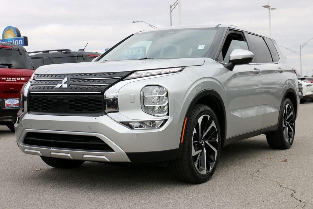 used 2024 Mitsubishi Outlander car, priced at $24,200
