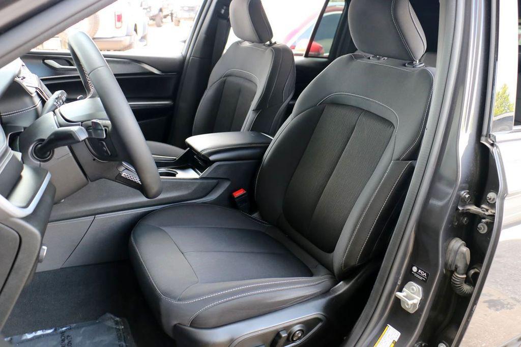 used 2024 Jeep Grand Cherokee car, priced at $24,994