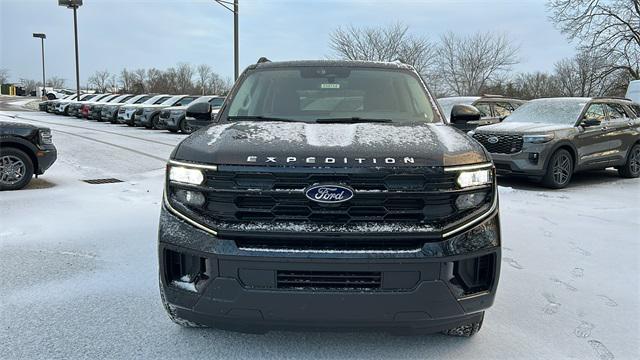 new 2025 Ford Expedition Max car, priced at $71,037