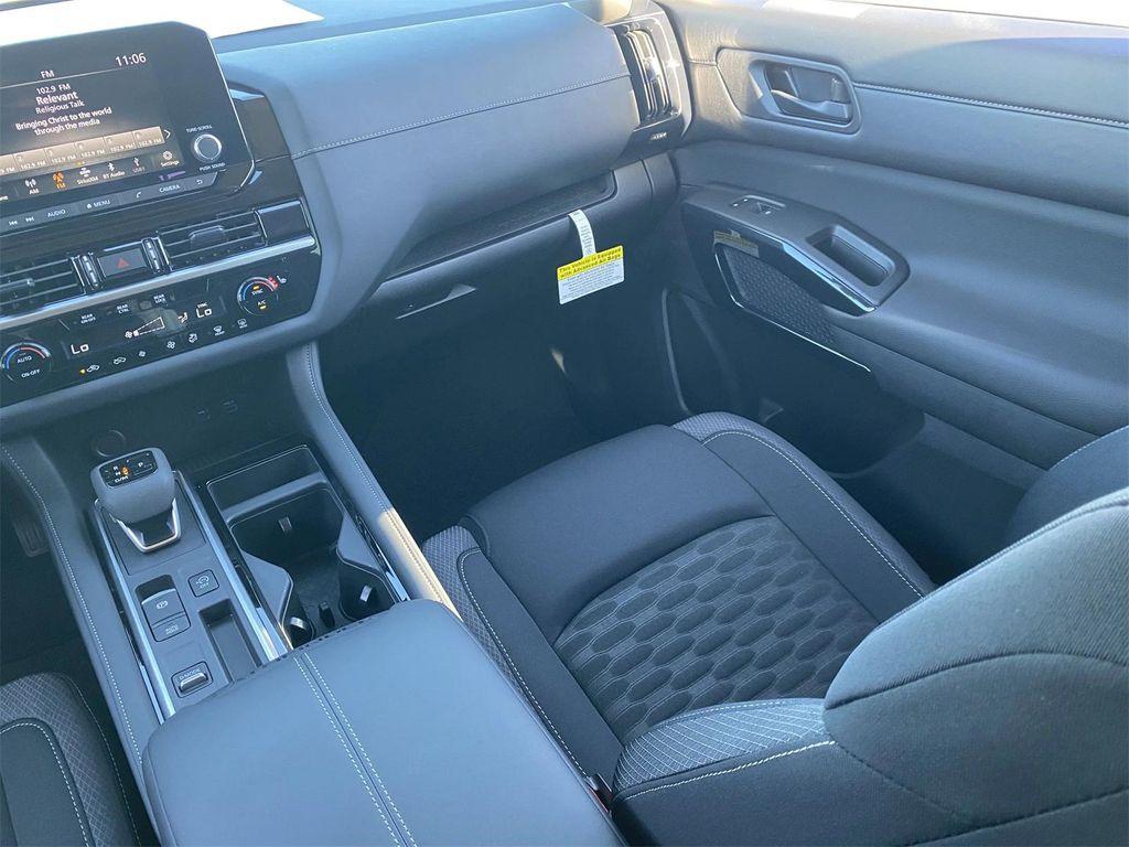 new 2025 Nissan Pathfinder car, priced at $32,375