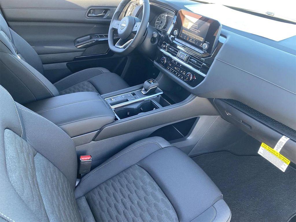 new 2025 Nissan Pathfinder car, priced at $32,375