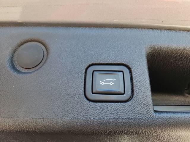 used 2023 Chevrolet Equinox car, priced at $22,294