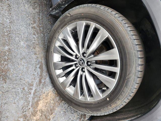 used 2021 Toyota Highlander car, priced at $29,748