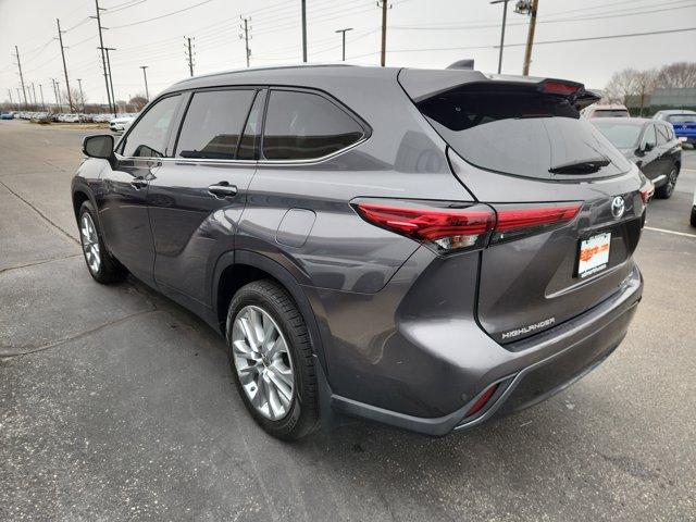 used 2021 Toyota Highlander car, priced at $28,505
