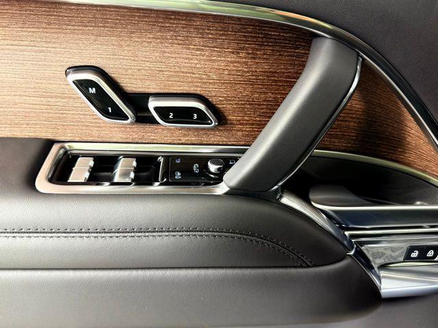 new 2025 Land Rover Range Rover car, priced at $170,525