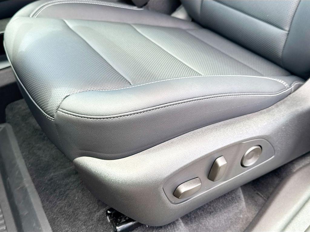new 2026 Chevrolet Traverse car, priced at $47,683