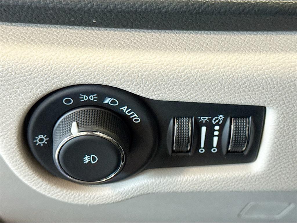 used 2024 Chrysler Pacifica car, priced at $34,999