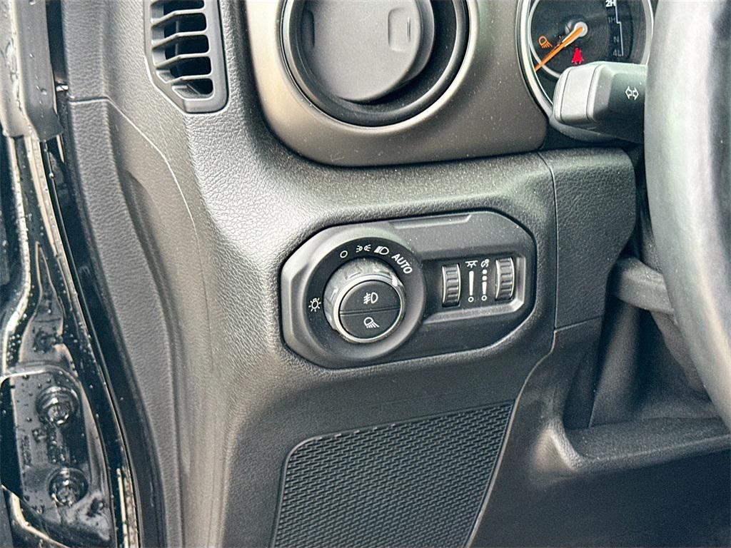 used 2021 Jeep Gladiator car, priced at $27,999