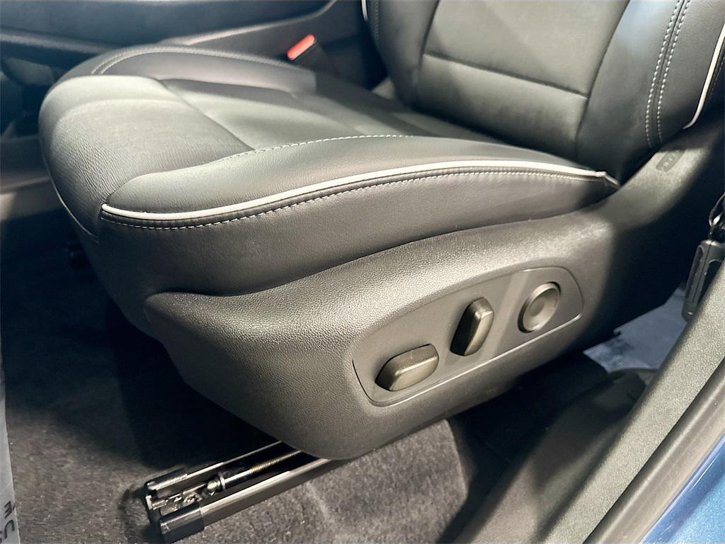 used 2025 Buick Enclave car, priced at $37,999