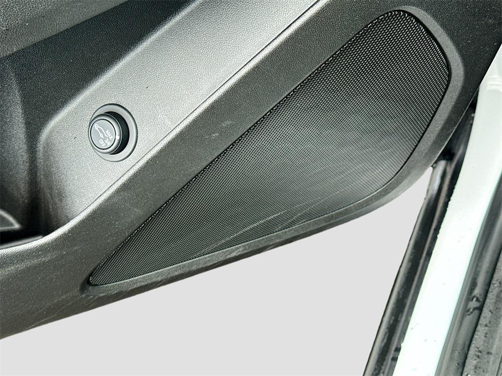 used 2023 Chevrolet Equinox car, priced at $18,499