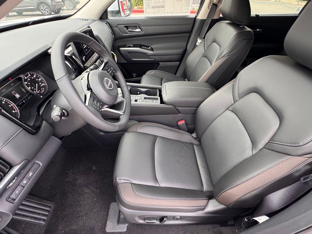 new 2025 Nissan Pathfinder car, priced at $39,295