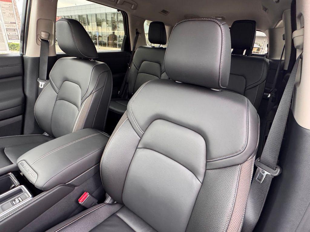new 2025 Nissan Pathfinder car, priced at $39,295
