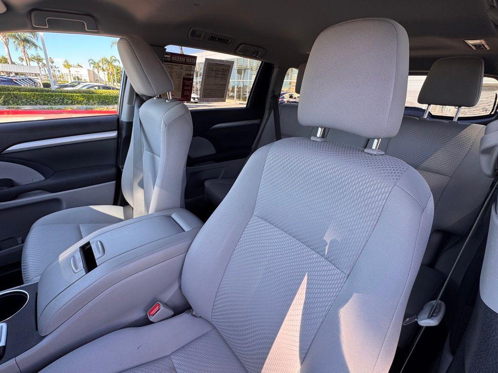 used 2019 Toyota Highlander car, priced at $25,988